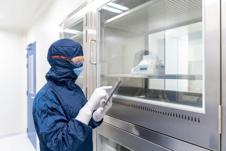 HSE Considerations for Laboratory Workers